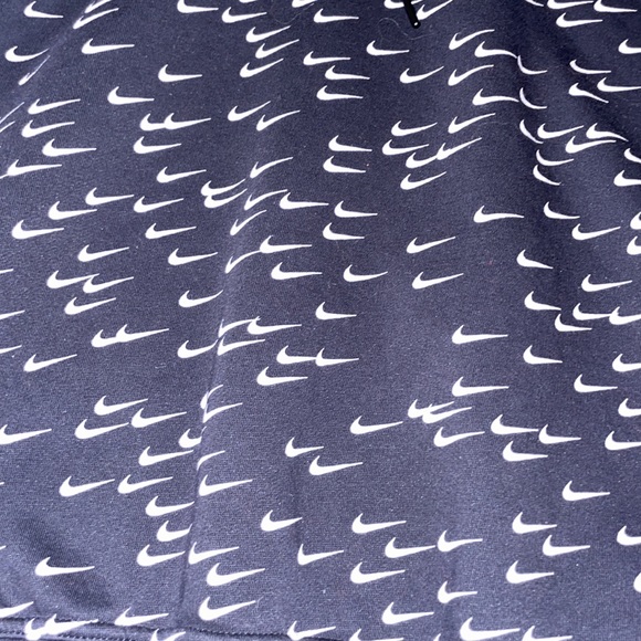 NWOT Nike Sweatshirt - Picture 2 of 4